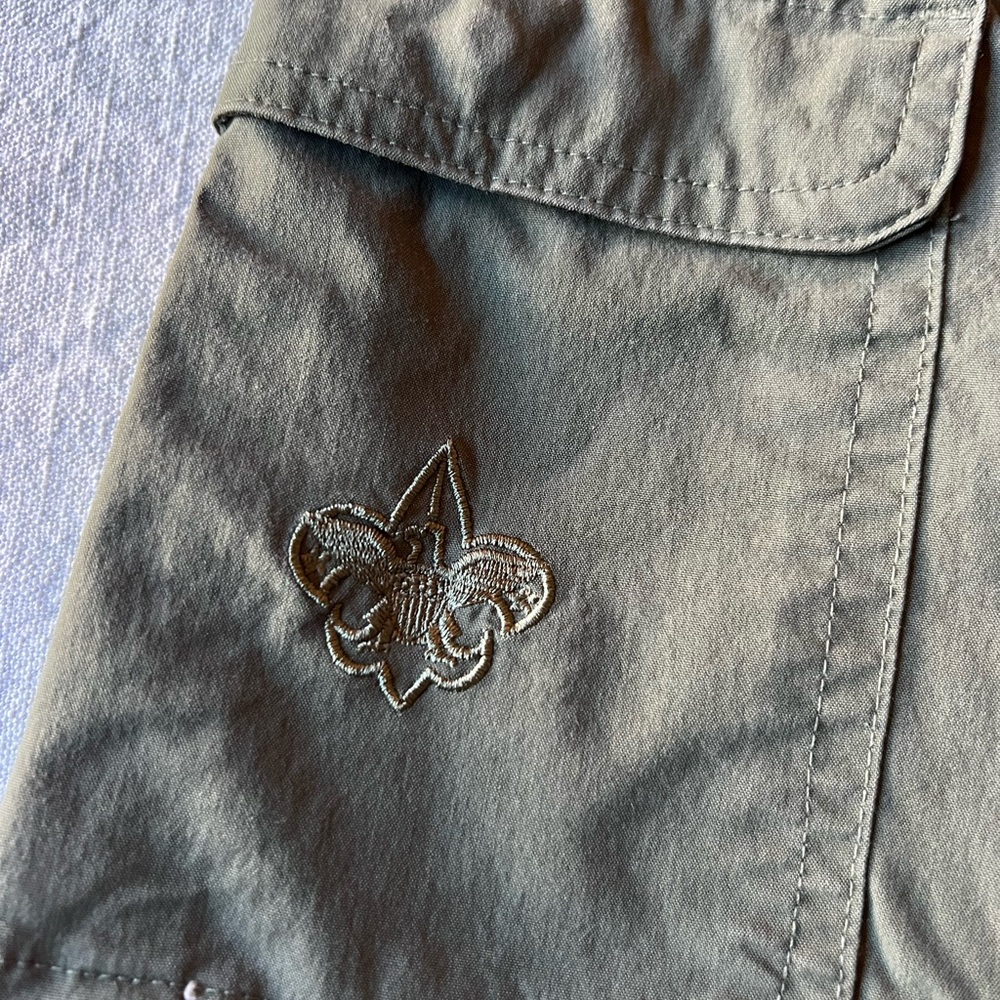 Cub Scouts Kids Olive Cargo Pants - Picture 2 of 3
